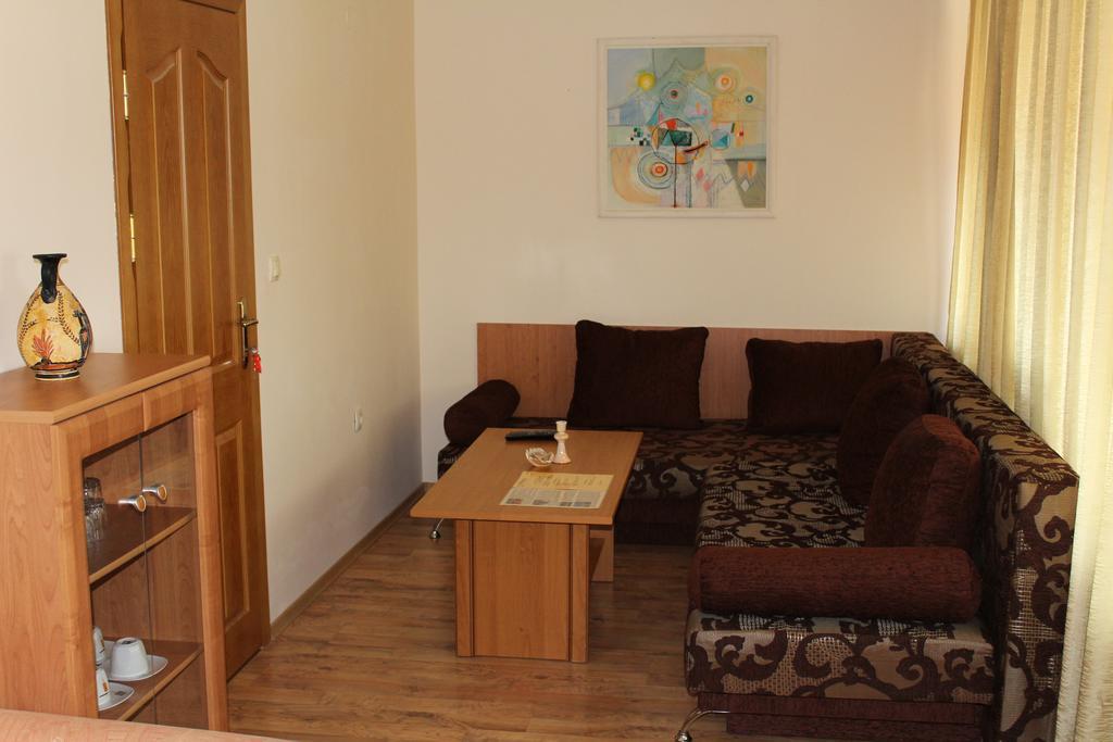 Guest House Brezata - Betula Главатарци Екстериор снимка