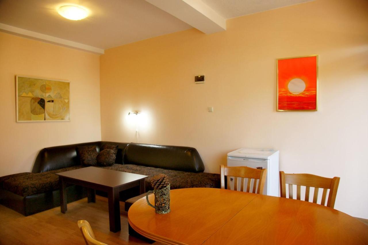 Guest House Brezata - Betula Главатарци Екстериор снимка